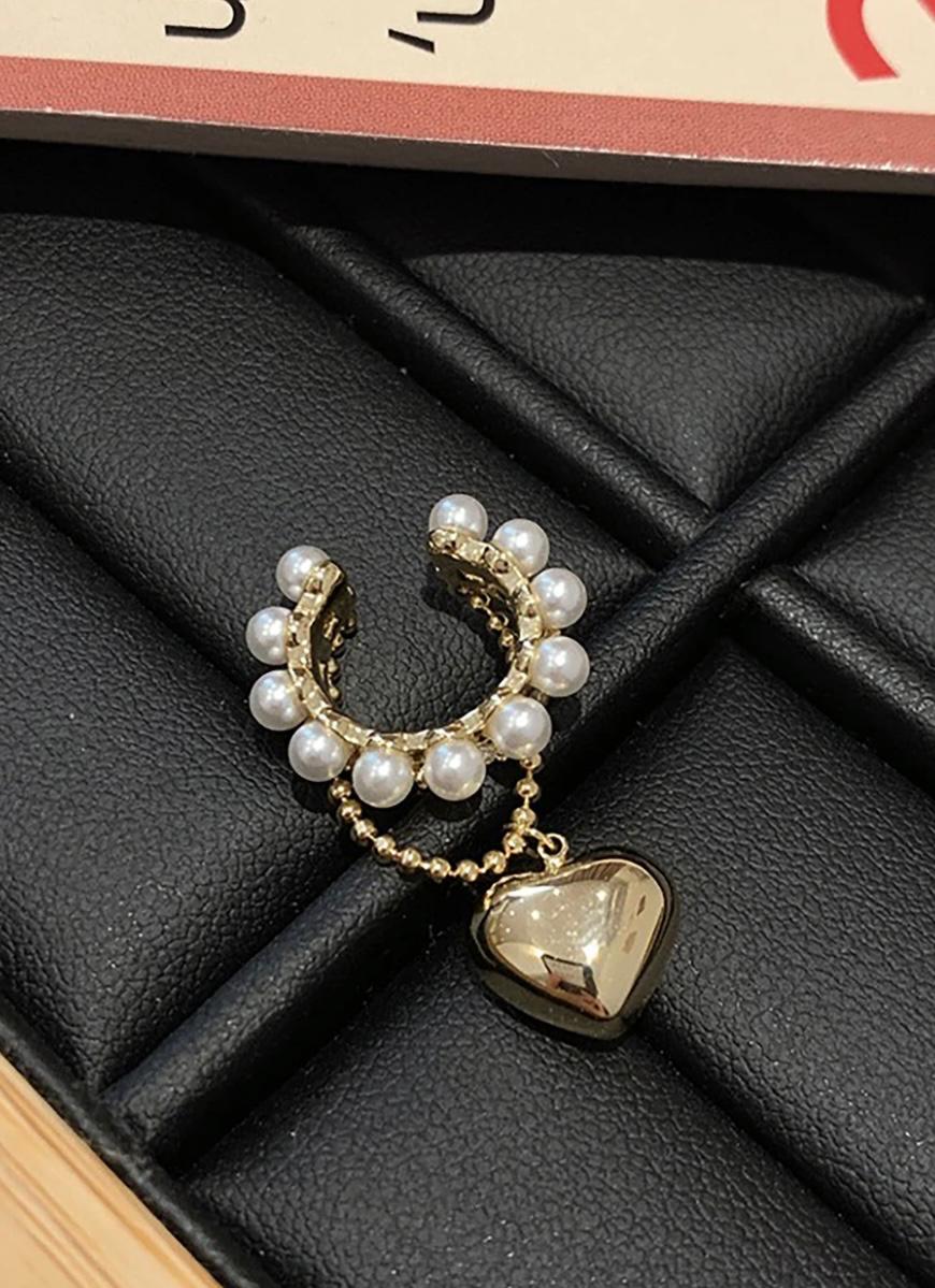 Pearl and Heart Ear cuff