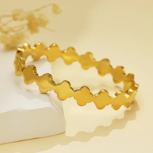 Clover themed bracelet