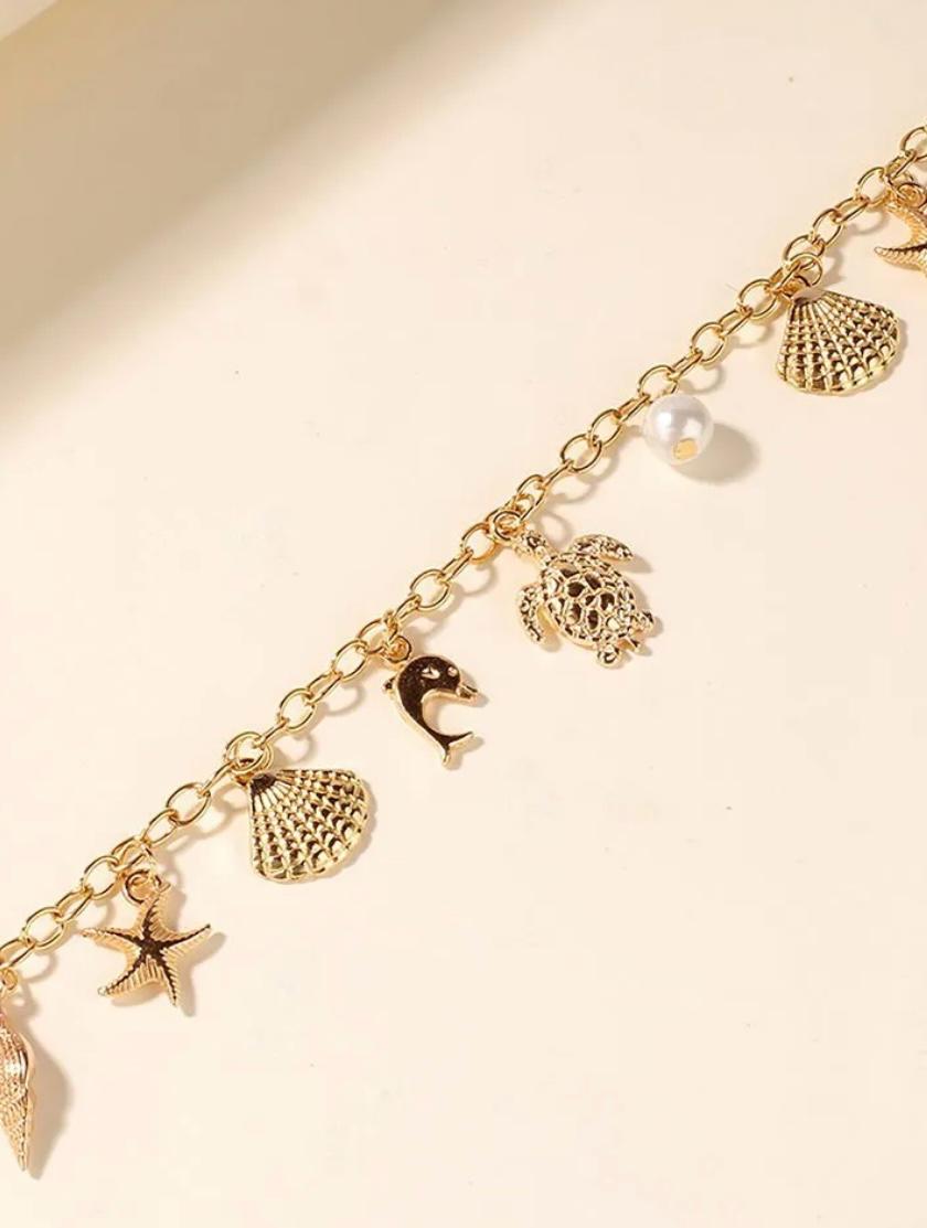 Golden beach-themed Necklace