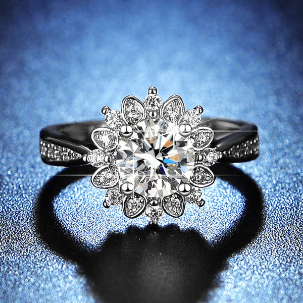 Floral Solitaire Finger Ring