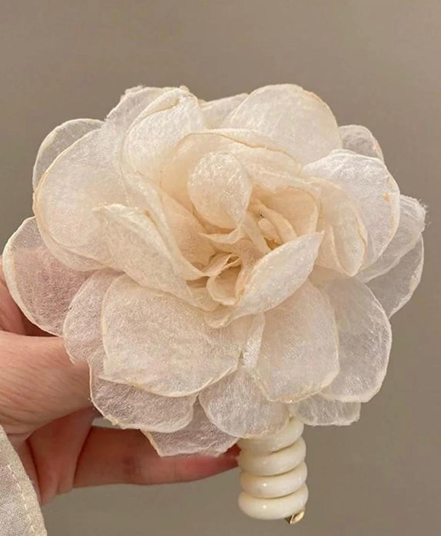 Off-White Flower Hair Tie