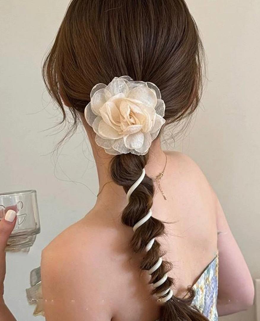 Off-White Flower Hair Tie
